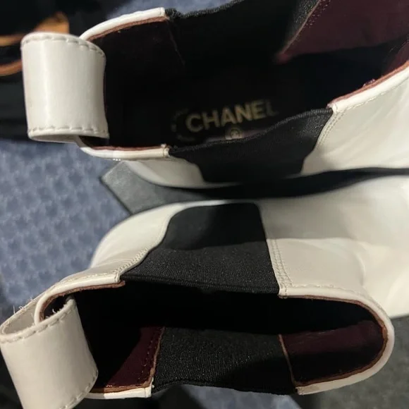 Authentic Chanel booties, worn once , logos on it perfect condition ! - Picture 4 of 11